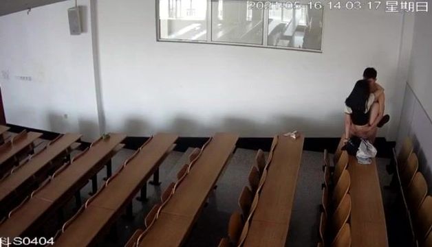 门事件] 黑龙江科技大学,教室啪啪被监控直播完整版